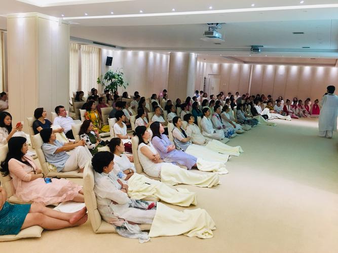 由大連市創發企業商會主辦,大連花貍燙染工廠冠名贊助,心無限教育咨詢